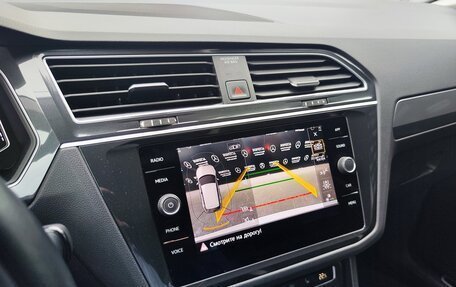 Volkswagen Tiguan II, 2019 год, 2 590 000 рублей, 23 фотография