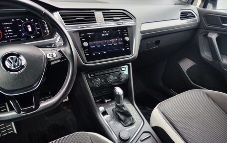 Volkswagen Tiguan II, 2019 год, 2 590 000 рублей, 25 фотография