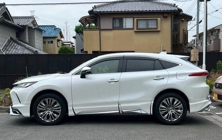 Toyota Harrier, 2022 год, 2 640 000 рублей, 3 фотография