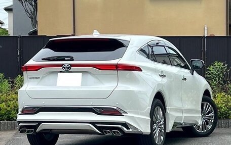 Toyota Harrier, 2022 год, 2 640 000 рублей, 5 фотография