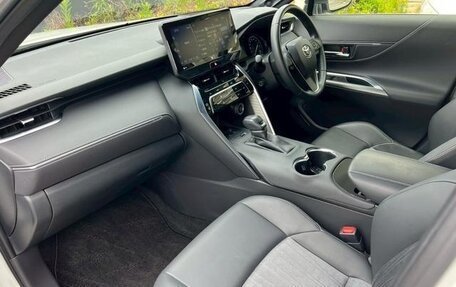 Toyota Harrier, 2022 год, 2 640 000 рублей, 8 фотография