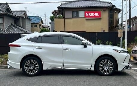 Toyota Harrier, 2022 год, 2 640 000 рублей, 6 фотография