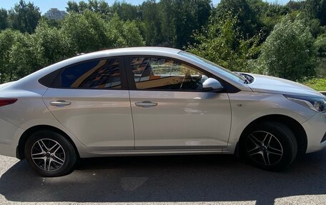 Hyundai Solaris II рестайлинг, 2018 год, 1 530 000 рублей, 3 фотография