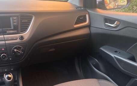 Hyundai Solaris II рестайлинг, 2018 год, 1 530 000 рублей, 6 фотография