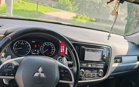 Mitsubishi Outlander III рестайлинг 3, 2013 год, 1 450 000 рублей, 4 фотография