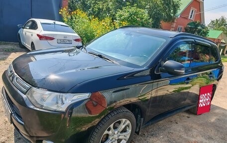 Mitsubishi Outlander III рестайлинг 3, 2013 год, 1 450 000 рублей, 11 фотография