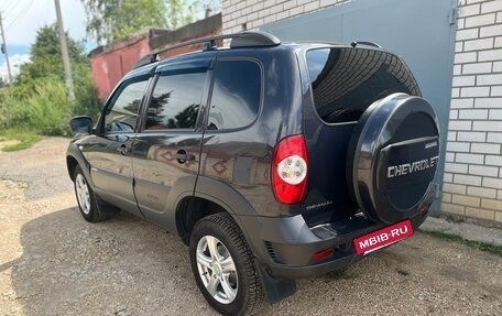 Chevrolet Niva I рестайлинг, 2017 год, 899 000 рублей, 4 фотография