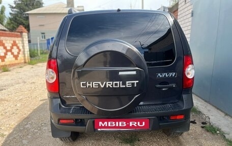 Chevrolet Niva I рестайлинг, 2017 год, 899 000 рублей, 6 фотография