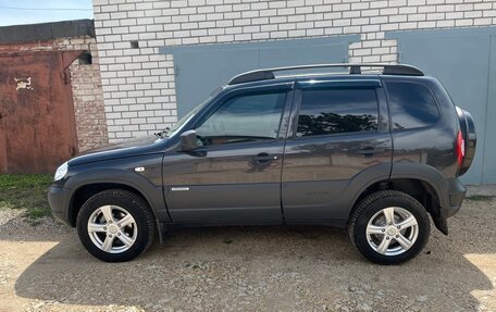 Chevrolet Niva I рестайлинг, 2017 год, 899 000 рублей, 7 фотография