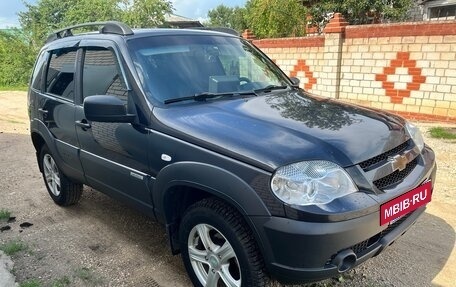 Chevrolet Niva I рестайлинг, 2017 год, 899 000 рублей, 9 фотография
