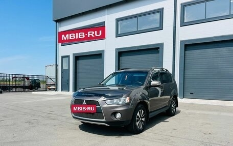 Mitsubishi Outlander III рестайлинг 3, 2012 год, 1 599 000 рублей, 2 фотография