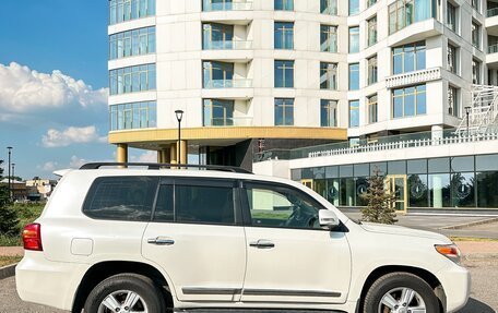 Toyota Land Cruiser 200, 2012 год, 3 800 000 рублей, 7 фотография
