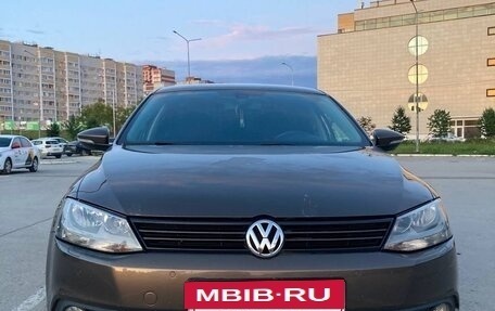 Volkswagen Jetta VI, 2012 год, 1 170 000 рублей, 2 фотография