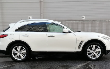 Infiniti QX70, 2014 год, 1 999 000 рублей, 4 фотография