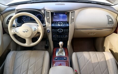 Infiniti QX70, 2014 год, 1 999 000 рублей, 13 фотография