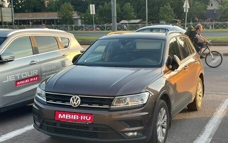 Volkswagen Tiguan II, 2019 год, 1 899 000 рублей, 1 фотография