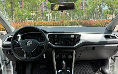 Volkswagen T-Roc I, 2021 год, 1 500 100 рублей, 7 фотография