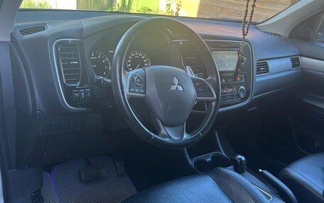Mitsubishi Outlander III рестайлинг 3, 2012 год, 1 200 000 рублей, 9 фотография