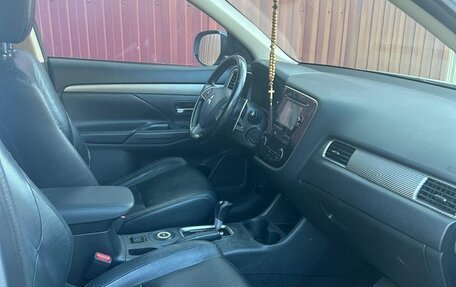 Mitsubishi Outlander III рестайлинг 3, 2012 год, 1 200 000 рублей, 5 фотография