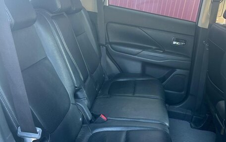 Mitsubishi Outlander III рестайлинг 3, 2012 год, 1 200 000 рублей, 4 фотография