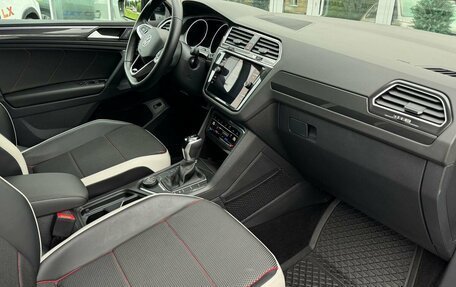 Volkswagen Tiguan II, 2021 год, 3 399 000 рублей, 14 фотография