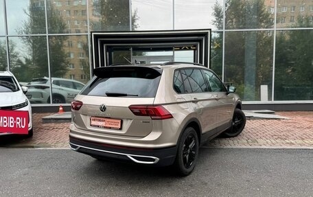 Volkswagen Tiguan II, 2021 год, 3 399 000 рублей, 7 фотография