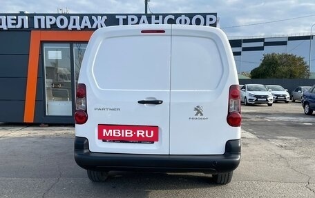 Peugeot Partner II рестайлинг 2, 2021 год, 1 700 000 рублей, 8 фотография