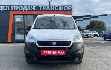 Peugeot Partner II рестайлинг 2, 2021 год, 1 700 000 рублей, 2 фотография