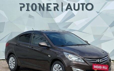 Hyundai Solaris II рестайлинг, 2015 год, 1 000 000 рублей, 2 фотография