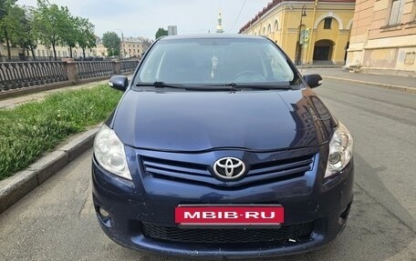 Toyota Auris II, 2010 год, 750 000 рублей, 10 фотография