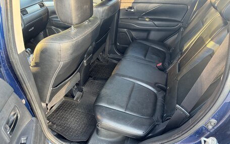 Mitsubishi Outlander III рестайлинг 3, 2014 год, 1 380 000 рублей, 8 фотография