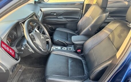Mitsubishi Outlander III рестайлинг 3, 2014 год, 1 380 000 рублей, 6 фотография
