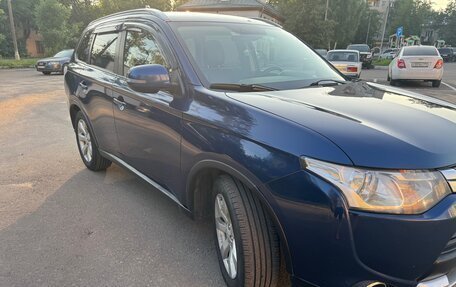 Mitsubishi Outlander III рестайлинг 3, 2014 год, 1 380 000 рублей, 17 фотография