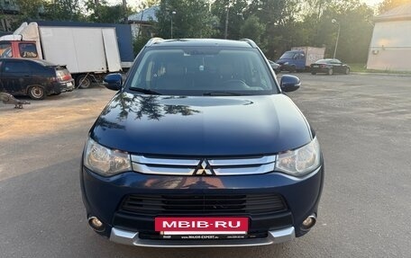 Mitsubishi Outlander III рестайлинг 3, 2014 год, 1 380 000 рублей, 16 фотография