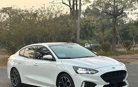 Ford Focus IV, 2022 год, 1 590 999 рублей, 3 фотография