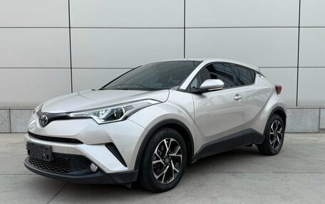 Toyota C-HR I рестайлинг, 2022 год, 1 920 000 рублей, 1 фотография