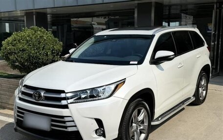 Toyota Highlander III, 2021 год, 2 900 000 рублей, 1 фотография