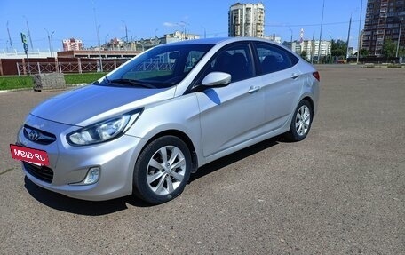 Hyundai Solaris II рестайлинг, 2011 год, 680 000 рублей, 2 фотография