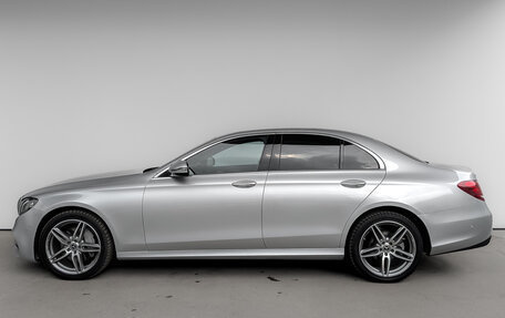 Mercedes-Benz E-Класс, 2020 год, 3 800 000 рублей, 8 фотография