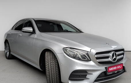 Mercedes-Benz E-Класс, 2020 год, 3 800 000 рублей, 3 фотография