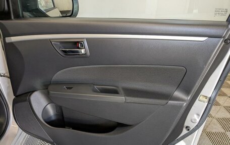 Suzuki Swift IV, 2011 год, 800 000 рублей, 24 фотография