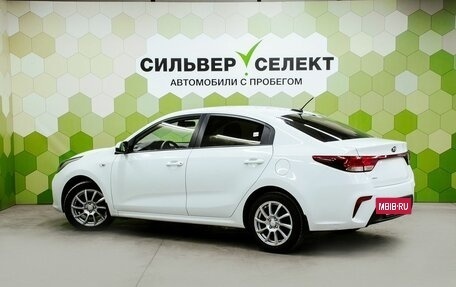 KIA Rio IV, 2018 год, 1 200 000 рублей, 6 фотография