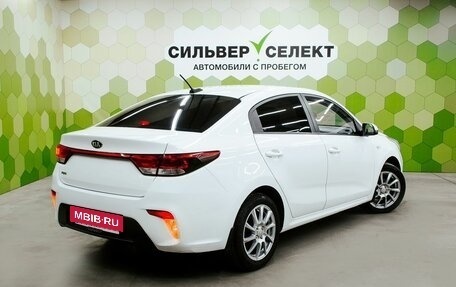 KIA Rio IV, 2018 год, 1 200 000 рублей, 2 фотография