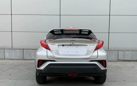 Toyota C-HR I рестайлинг, 2022 год, 1 920 000 рублей, 5 фотография