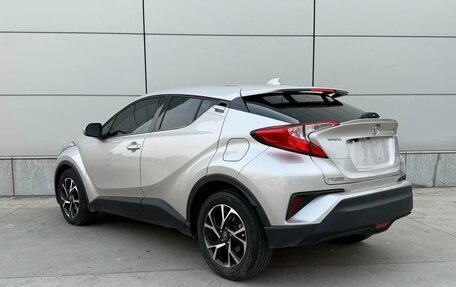 Toyota C-HR I рестайлинг, 2022 год, 1 920 000 рублей, 4 фотография