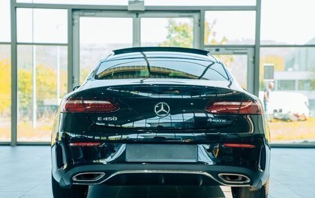 Mercedes-Benz E-Класс, 2021 год, 5 250 000 рублей, 4 фотография