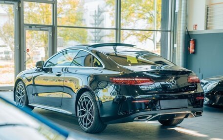 Mercedes-Benz E-Класс, 2021 год, 5 250 000 рублей, 3 фотография