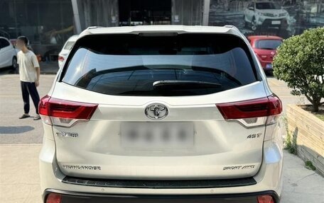 Toyota Highlander III, 2021 год, 2 900 000 рублей, 4 фотография