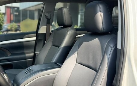Toyota Highlander III, 2021 год, 2 900 000 рублей, 15 фотография