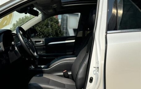 Toyota Highlander III, 2021 год, 2 900 000 рублей, 20 фотография